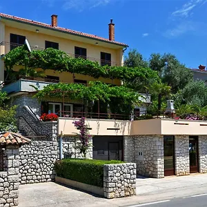 apartment-lara-mali-losinj.primorje-gorskikotar.com/
